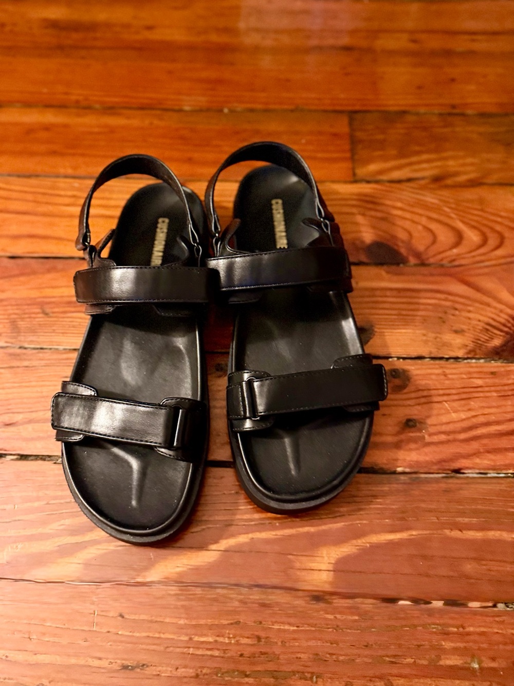 Cushionaire Eden Sandals Velcro Straps Size 10 NWT